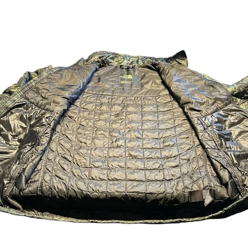 The North Face ThermoBall Camo Puffer Jacket Lightweight Men’s Medium